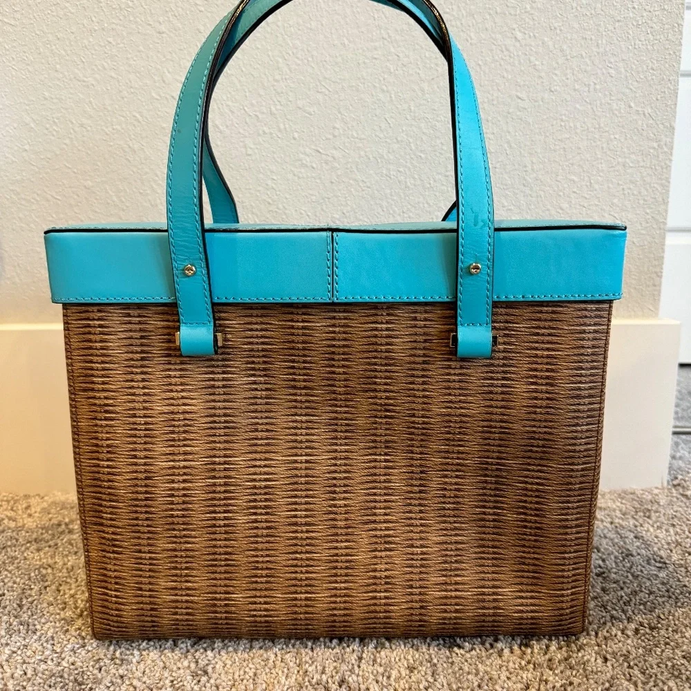 Unique Kate Spade Wine Bag! Perfect gift. - Picture 3 of 5